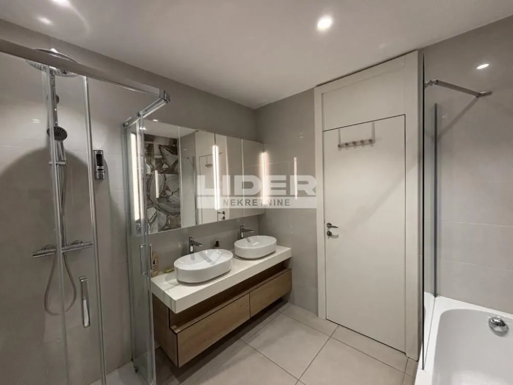 Sale, three bedroom apartment, 108m², Savski Venac, Beograd