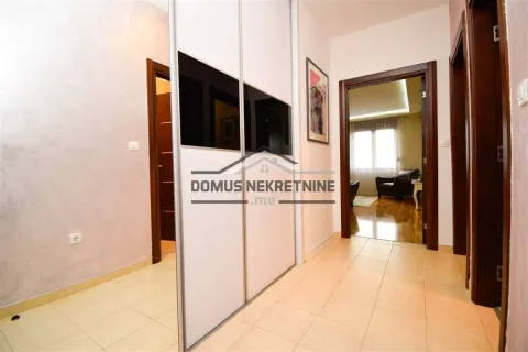 Izdavanje, dvosoban stan, 90m², Preko Morače, Podgorica - image 27