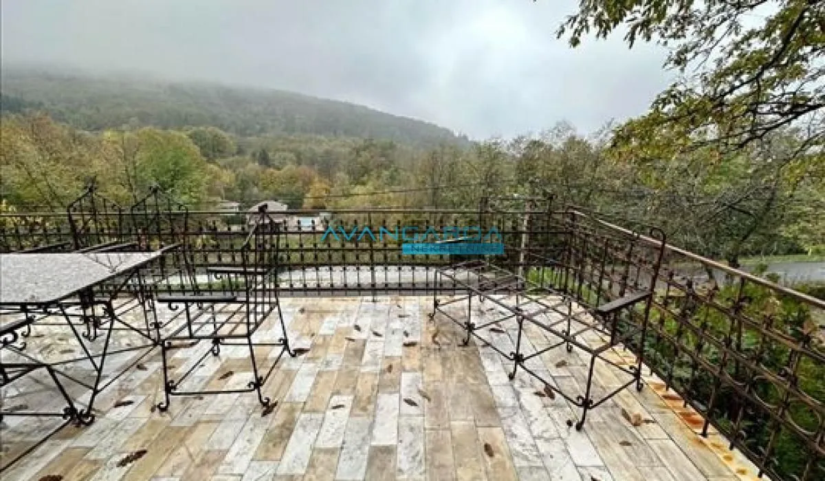 Izdavanje, stan, 250m², Sopot, Beograd