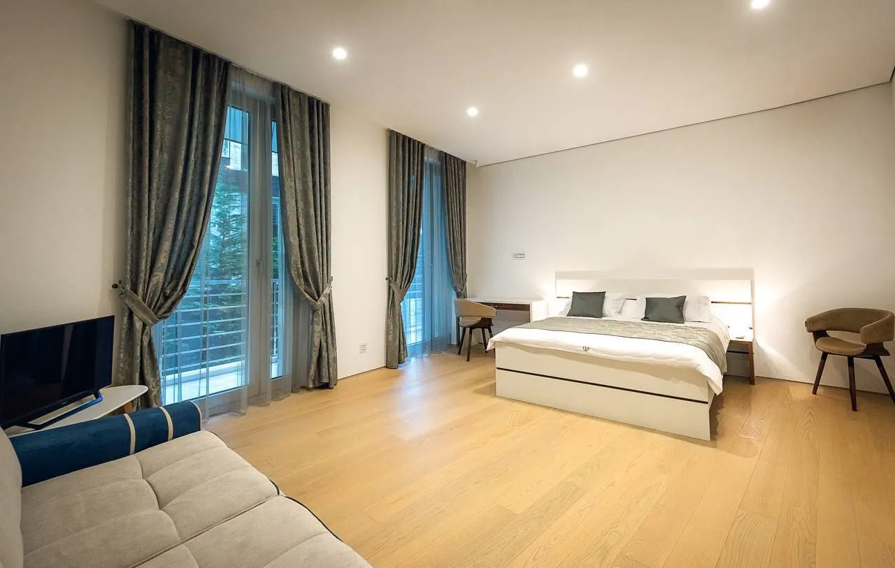 Rent, two bedroom apartment, 178m², Dukley Gardens, Budva