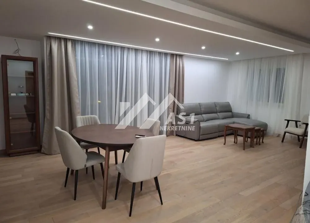 Izdavanje, trosoban stan, 97m², Sremska Kamenica, Petrovaradin