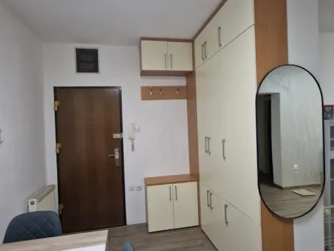 Izdavanje, dvosoban stan, 46m², Sajmište, Novi Sad - image 9