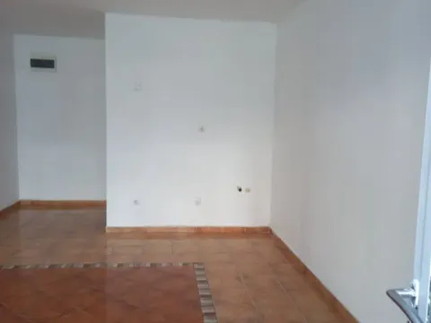 Sale, one bedroom apartment, 42m², Podkošljun, Budva - image 3