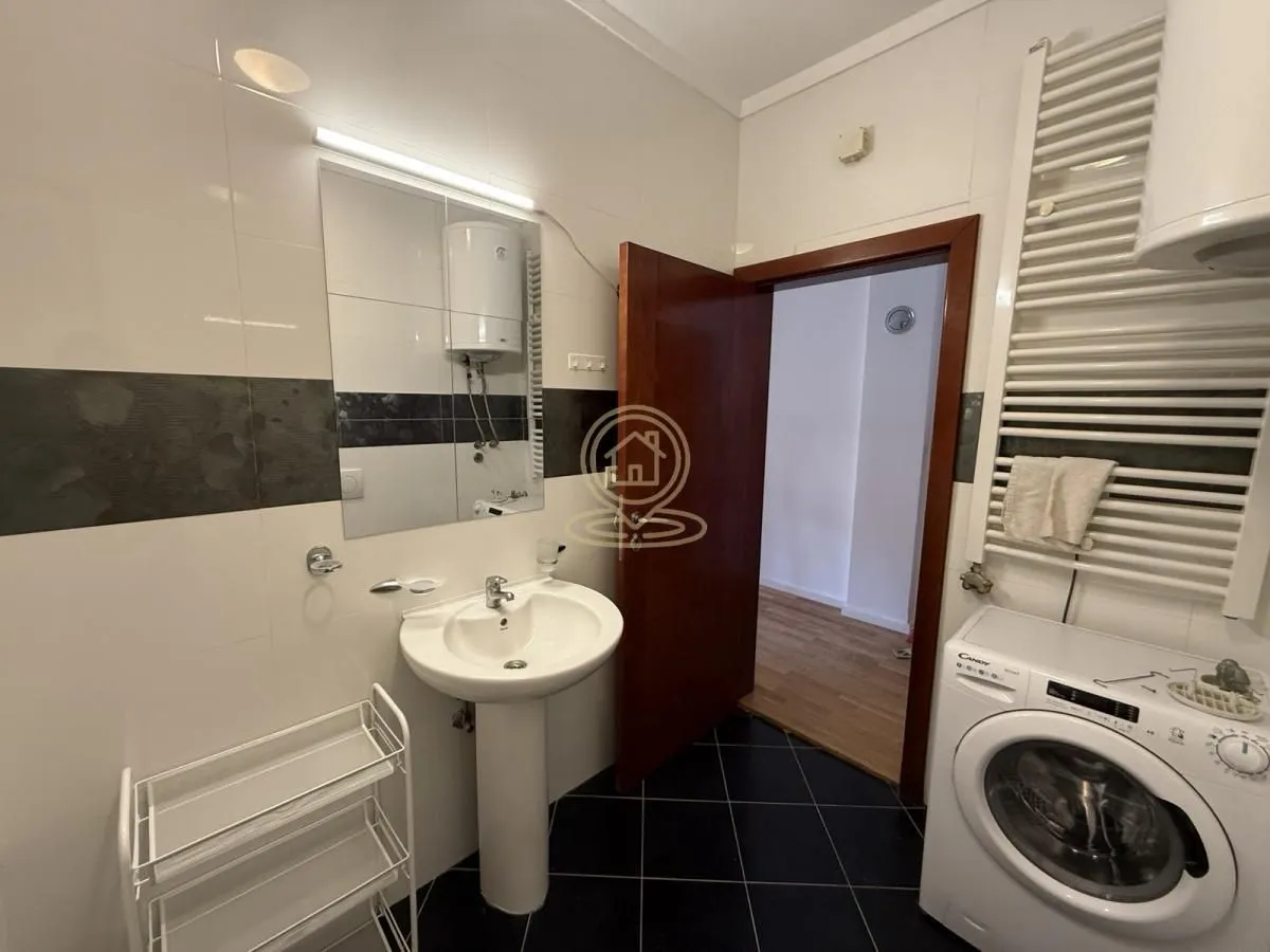 Izdavanje, trosoban stan, 80m², Centar, Novi Sad