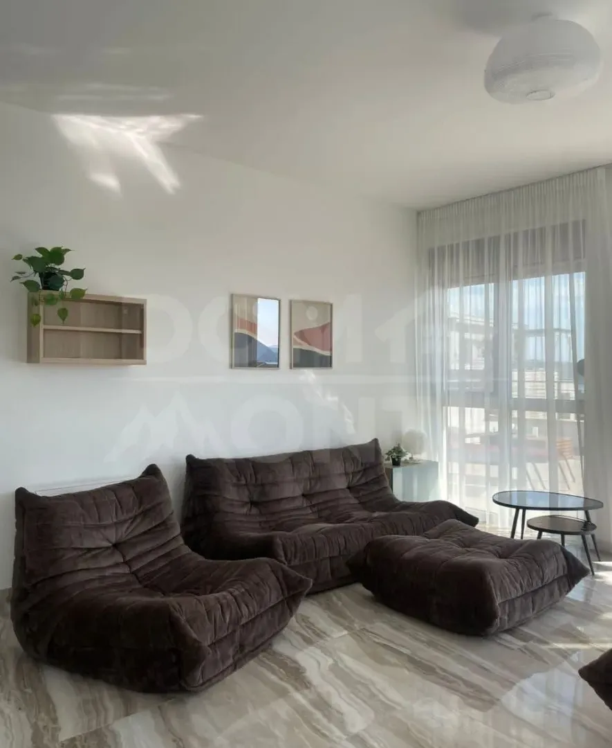 Rent, three bedroom apartment, 90m², Tivat, Crna Gora