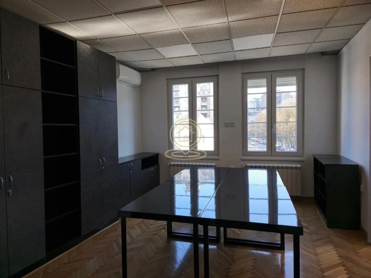 Rent, office space, 135m², Stari Grad, Beograd