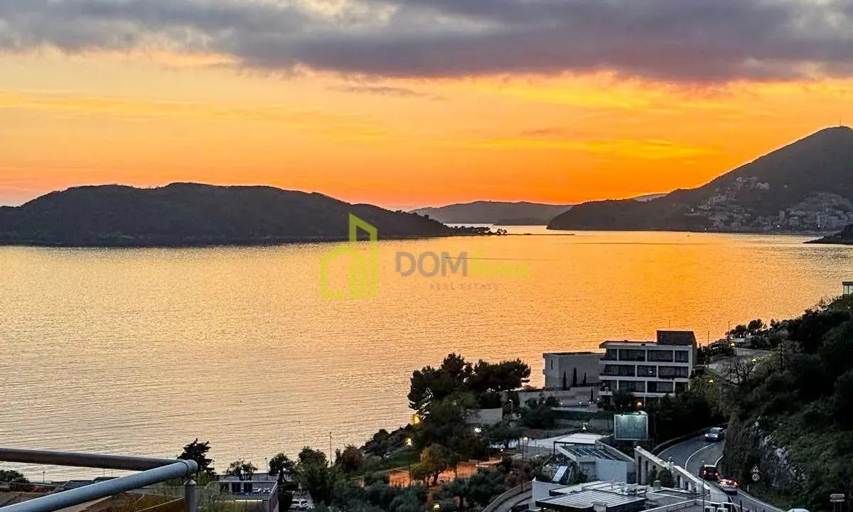 Izdavanje, garsonjera, 38m², Pržno, Budva