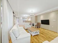 Izdavanje, kuća, 135m², Zlatica, Podgorica - image 1