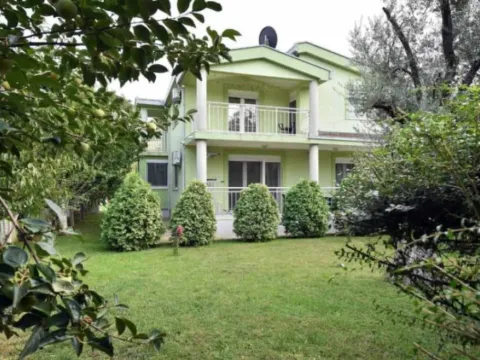 Sale, house, 235m², Podgorica, Crna Gora - image 1