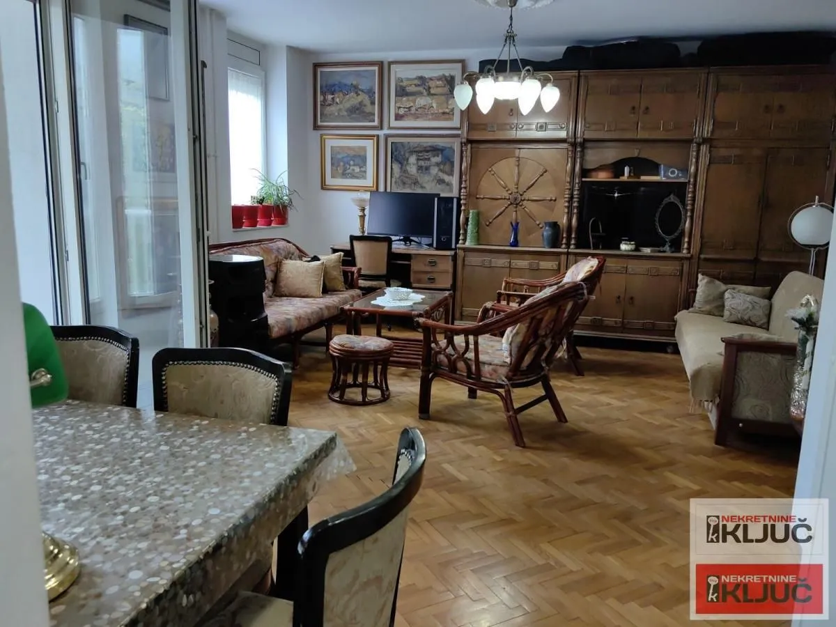 Prodaja, dvosoban stan, 59m², Centar, Novi Sad
