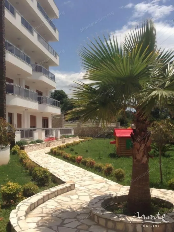 Prodaja, trosoban stan, 241m², Dobre Vode, Bar