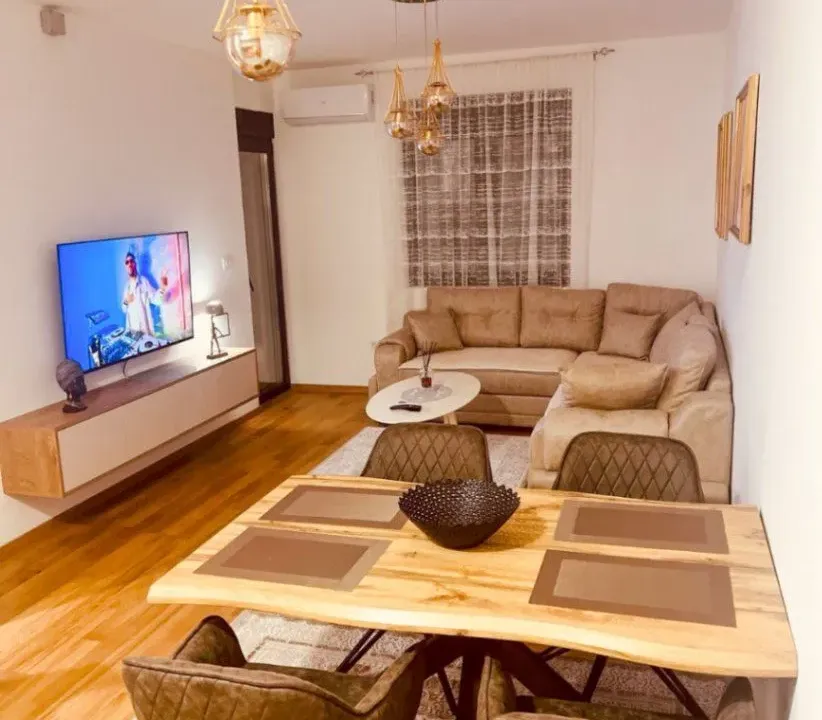 Izdavanje, jednosoban stan, 46m², City Kvart, Podgorica