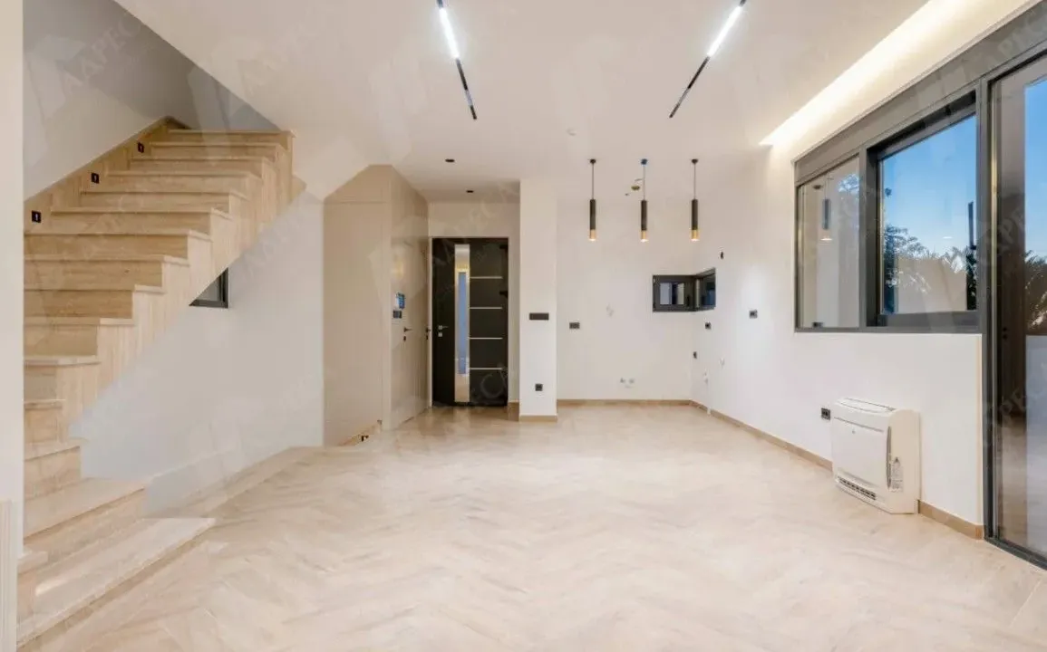 Prodaja, kuća, 240m², Kamenovo, Budva