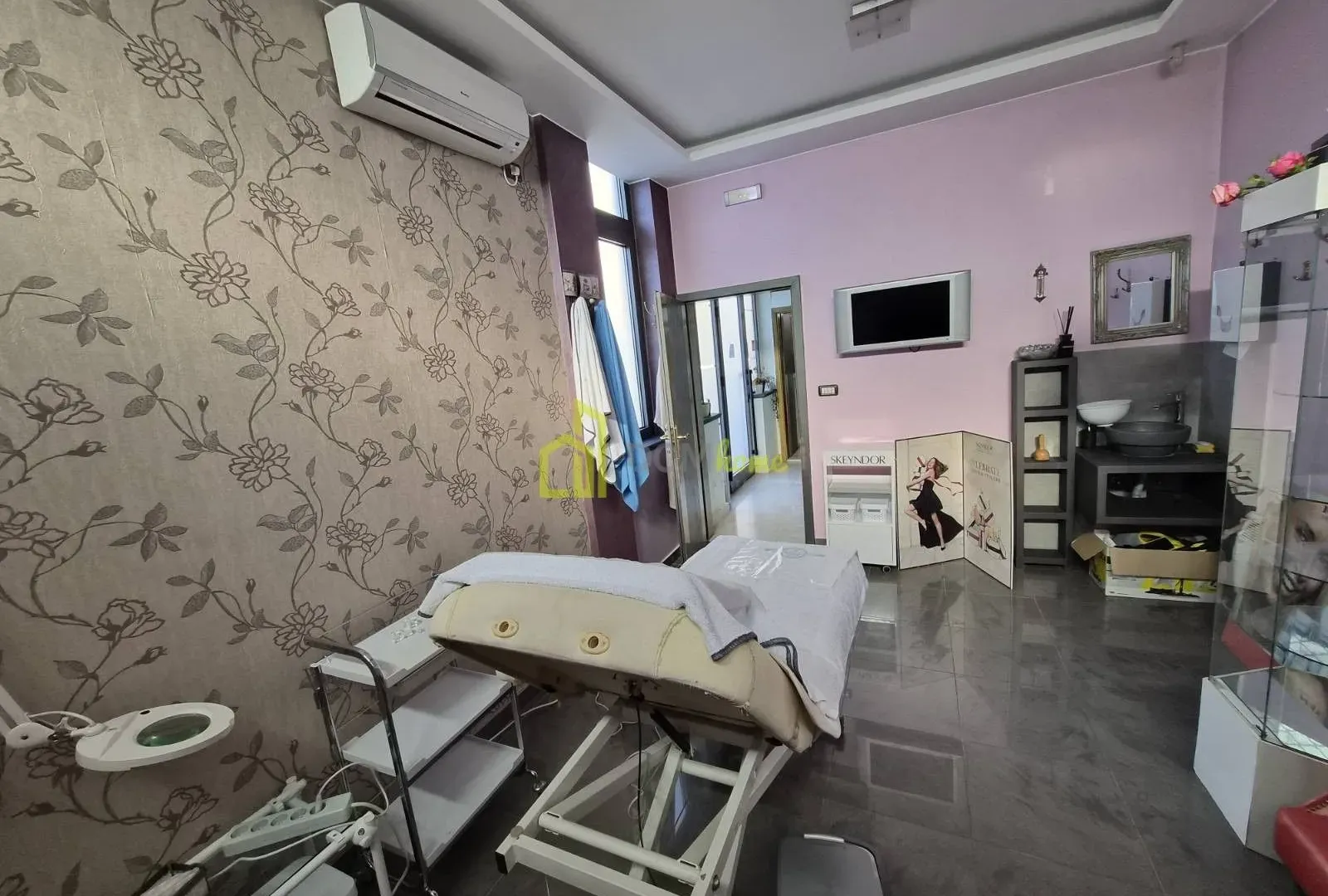 Sale, office space, 60m², Pejton, Podgorica