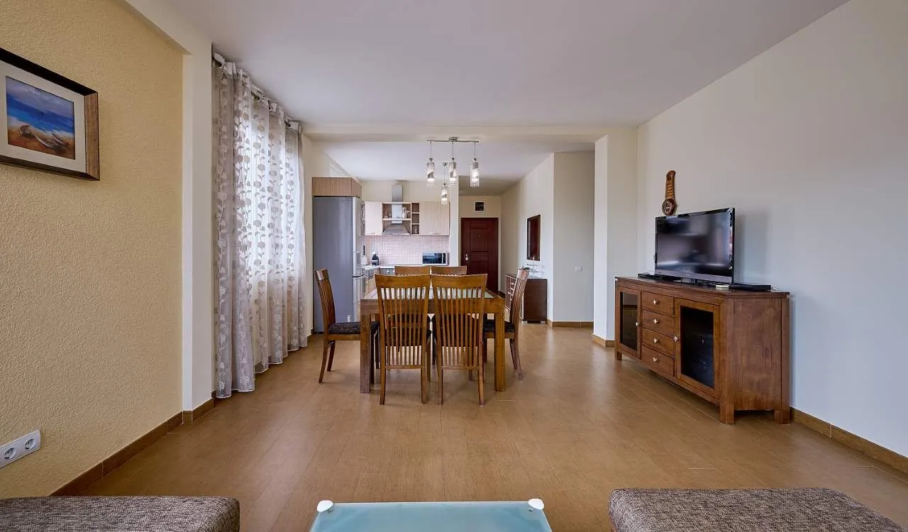 Prodaja, dvosoban stan, 88m², Lazi, Budva