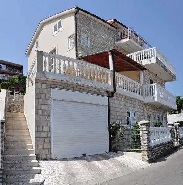 Sale, house, 320m², Srbina, Herceg Novi