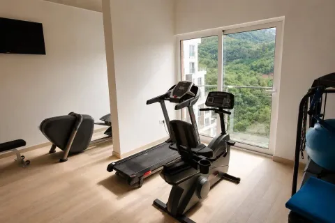 Rent, two bedroom apartment, 51m², Bečići, Budva - image 10