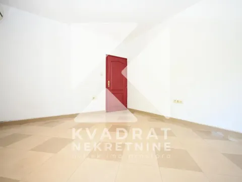 Izdavanje, poslovni prostor, 75m², Gintaš, Podgorica - image 5