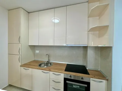 Sale, one bedroom apartment, 45m², Bečići, Budva - image 8