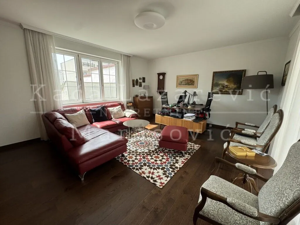 Sale, house, 275m², Crveni Krst, Beograd
