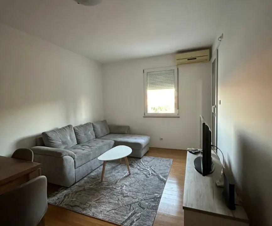 Izdavanje, jednosoban stan, 40m², Zabjelo, Podgorica