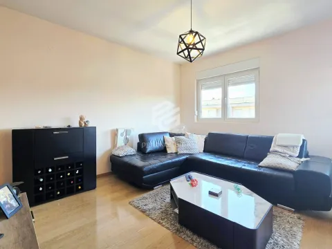 Prodaja, jednosoban stan, 53m², City Kvart, Podgorica - image 2