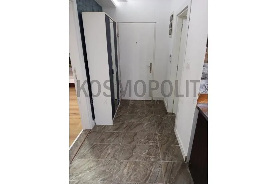 Prodaja, trosoban stan, 49m², Barajevo (mesto), Barajevo