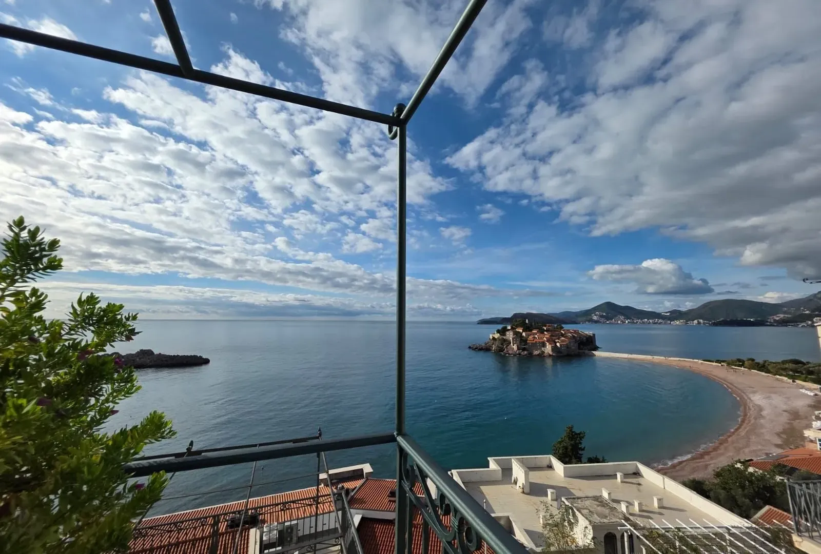 Prodaja, ugostiteljski objekat, 1200m², Sveti Stefan, Budva