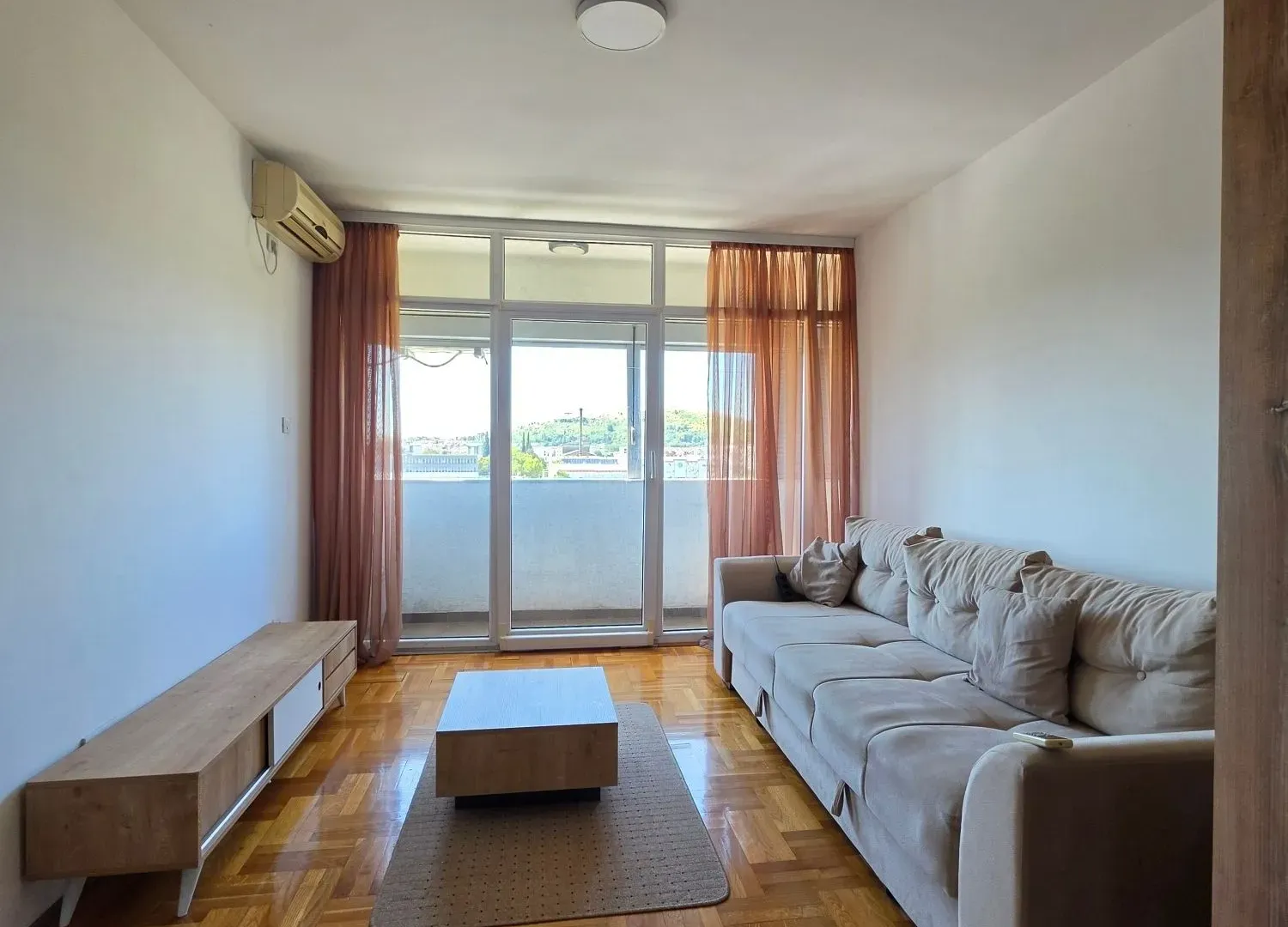 Rent, two bedroom apartment, 65m², Podgorica, Crna Gora