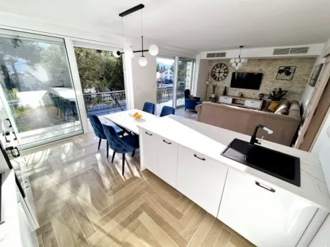 Rent, two bedroom apartment, 85m², Kumbor, Herceg Novi - image 7