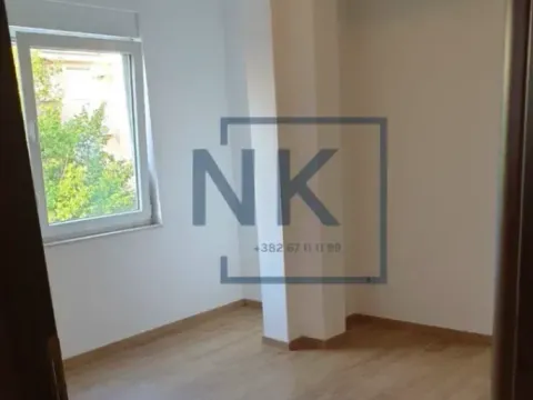 Izdavanje, trosoban stan, 90m², Vezirov Most, Podgorica - image 9