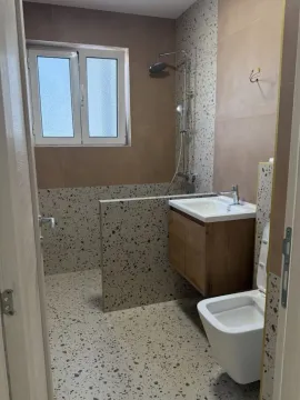 Izdavanje, dvosoban stan, 62m², Dobrota, Kotor - image 8