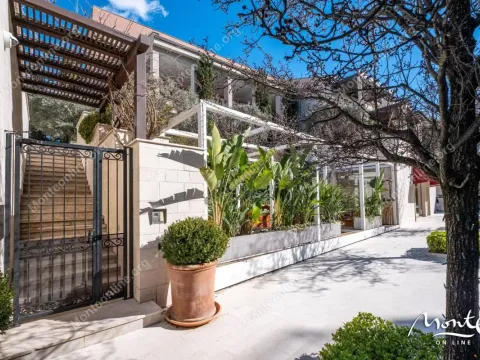 Sale, two bedroom apartment, 115m², Porto Montenegro, Tivat - image 43