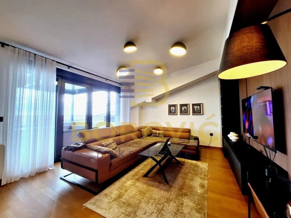 Prodaja, četvorosoban stan, 157m², Zemun Sve Podlokacije, Beograd