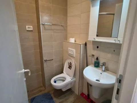 Izdavanje, jednosoban stan, 45m², City Kej, Podgorica - image 11