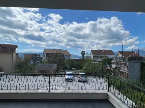 Rent, two bedroom apartment, 80m², Kalimanj, Tivat - image 8