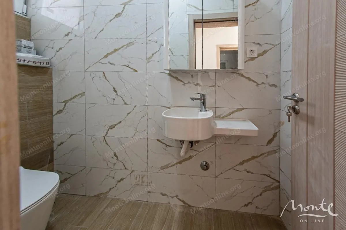 Prodaja, dvosoban stan, 66m², Đenovići, Herceg Novi