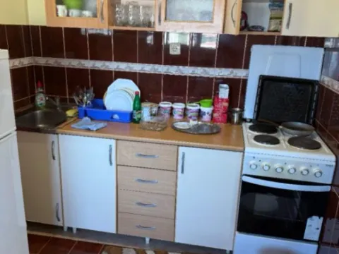 Izdavanje, trosoban stan, 100m², Dubovica, Budva - image 5