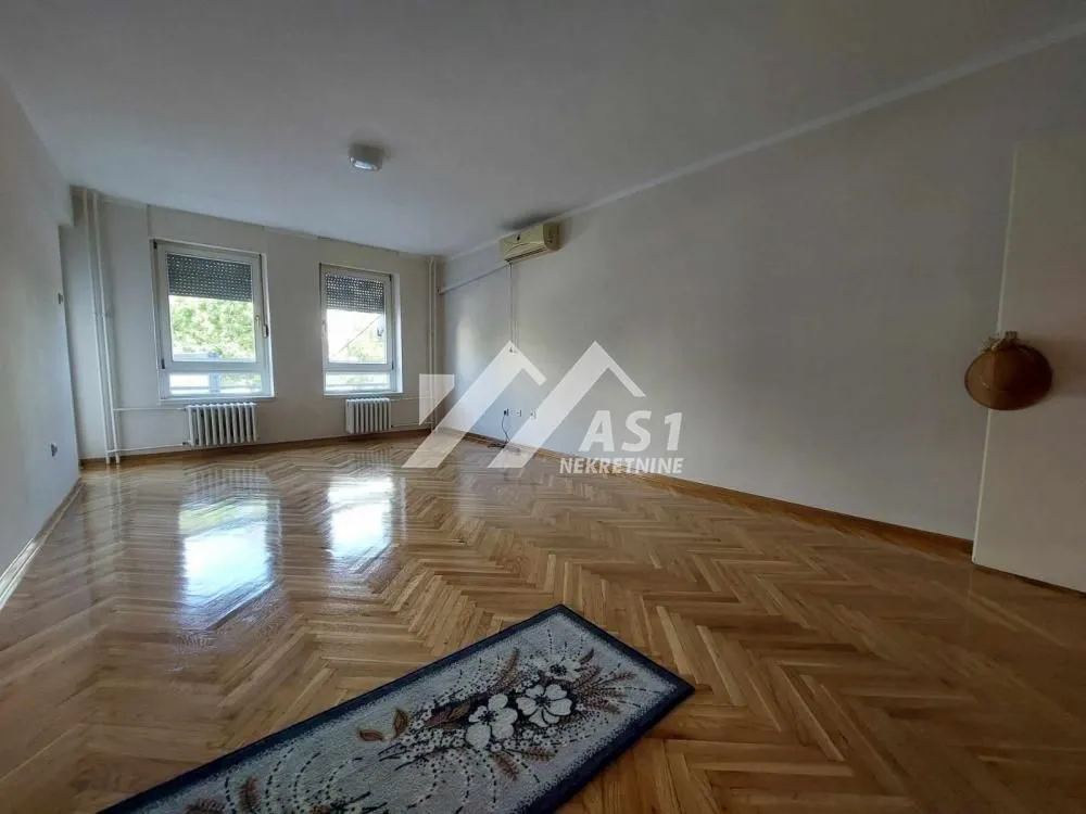Izdavanje, dvosoban stan, 59m², Bulevar Oslobodjenja, Novi Sad Sve Podlokacije