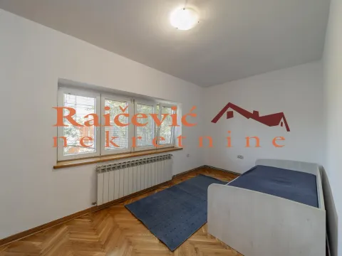 Izdavanje, trosoban stan, 89m², Ivanjica, Srbija - image 12