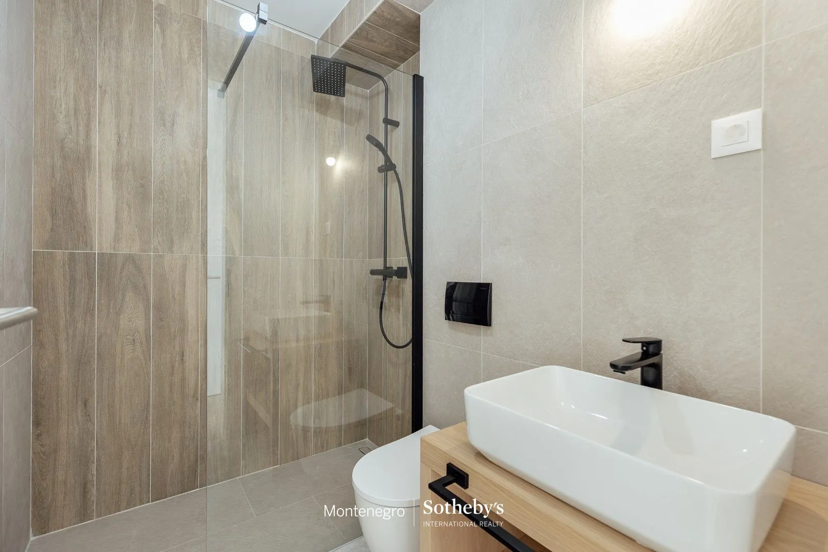 Sale, house, 250m², Blizikuće, Budva