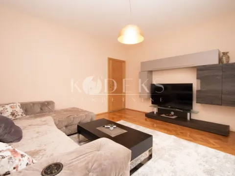 Izdavanje, jednosoban stan, 61m², Centar, Podgorica - image 8