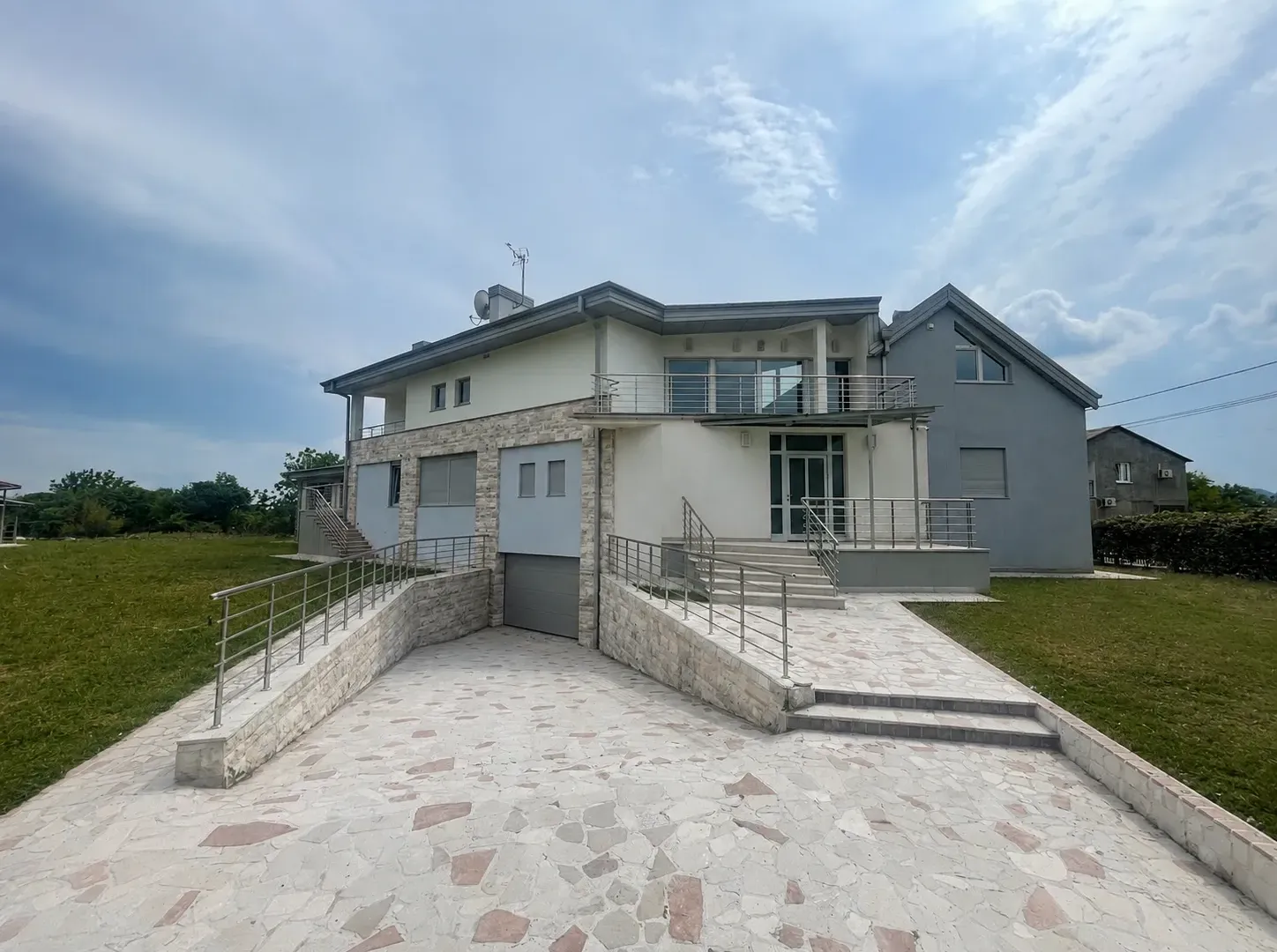 Sale, house, 630m², Zeta, Podgorica