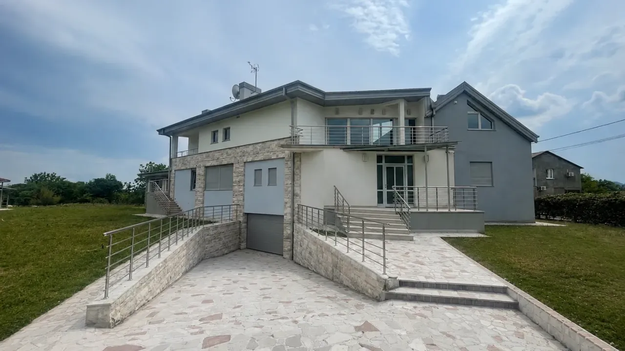 Prodaja, kuća, 630m², Zeta, Podgorica