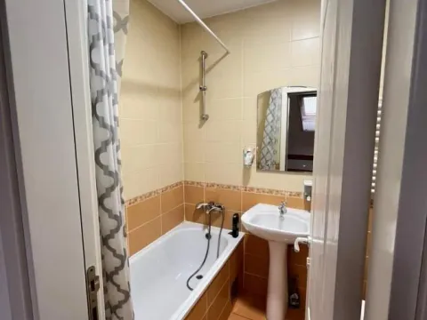 Izdavanje, trosoban stan, 65m², Grbavica, Novi Sad Sve Podlokacije - image 9