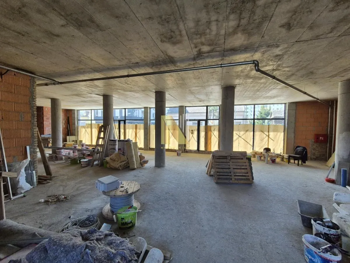 Rent, office space, 330m², Salajka, Novi Sad Sve Podlokacije