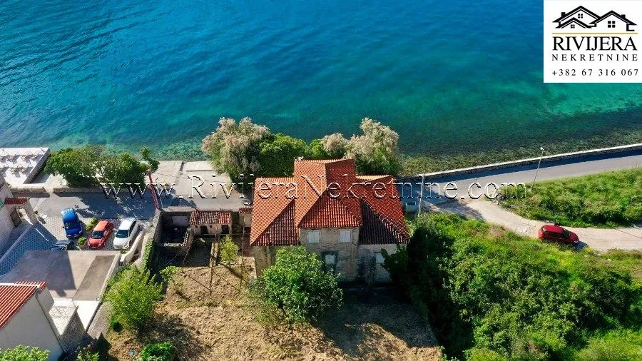 Sale, house, 300m², Prčanj, Kotor