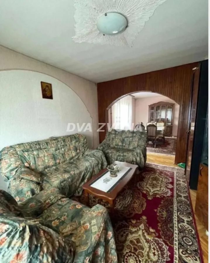 Prodaja, kuća, 420m², Farkaždin, Zrenjanin