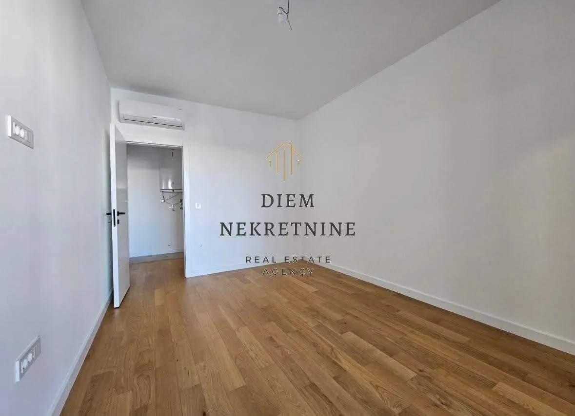 Prodaja, jednosoban stan, 62m², Centar, Bar