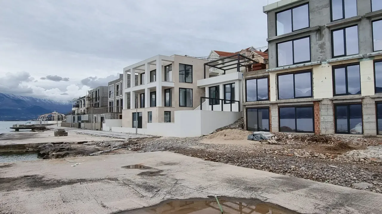 Sale, house, 225m², Tivat, Crna Gora